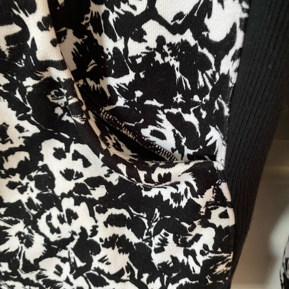 Lululemon Jacket - Picture 5 of 6
